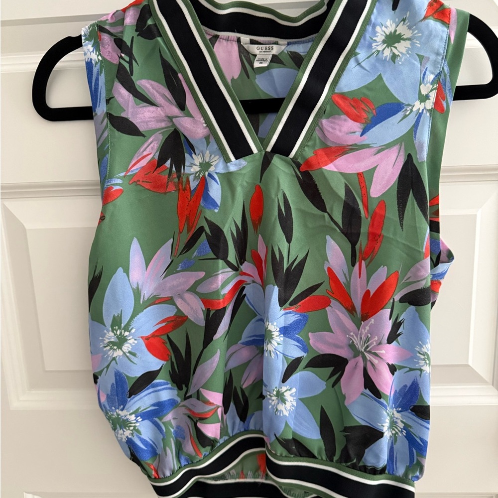 Guess Green Floral V-Neck Tank with Multicolor Blooms